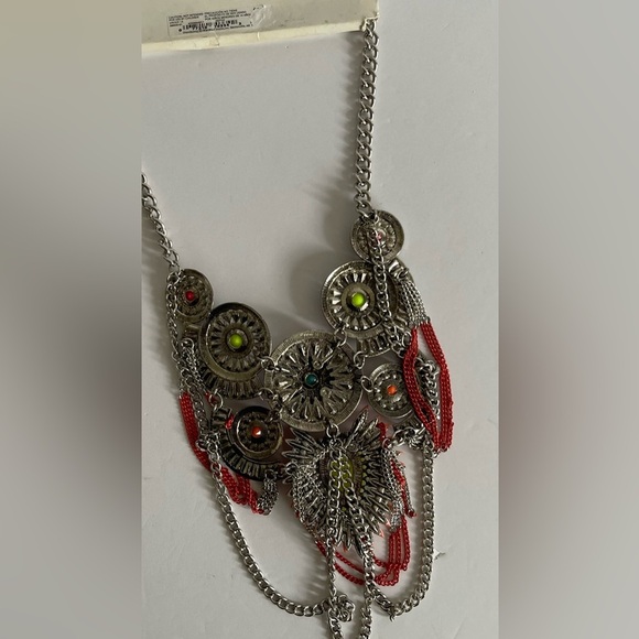 NEW Colorful Bib Necklace with Textured Design - Picture 8 of 8